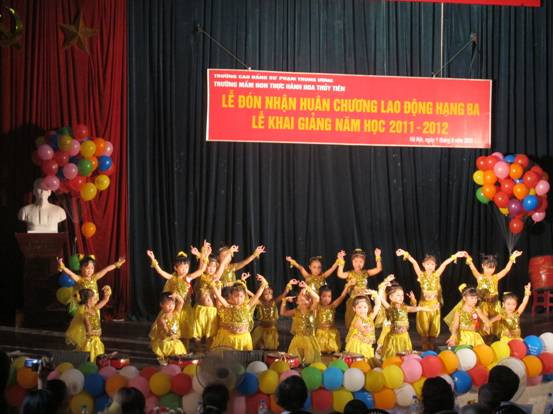 Một tiết mục múa đặc sắc của các em Trường Mầm non Thực hành Hoa Thuỷ Tiên Một tiết mục múa đặc sắc của các em Trường Mầm non Thực hành Hoa Thuỷ Tiên