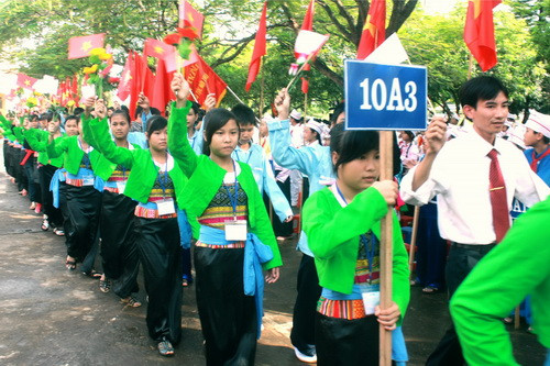 Anh chị khối 10 cũng ra mắt. Ảnh, gdtd.vn