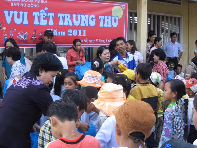 Một trung thu ấm áp yêu thương ảnh 1