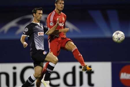 Cristiano Ronaldo chỉ trích trọng tài Oddvar Moen