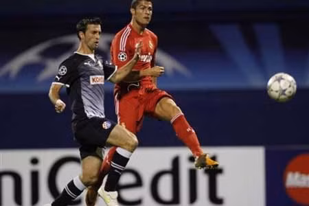 Cristiano Ronaldo chỉ trích trọng tài Oddvar Moen