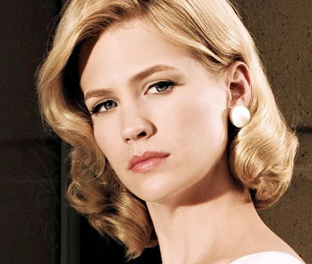 January Jones đã sinh con trai