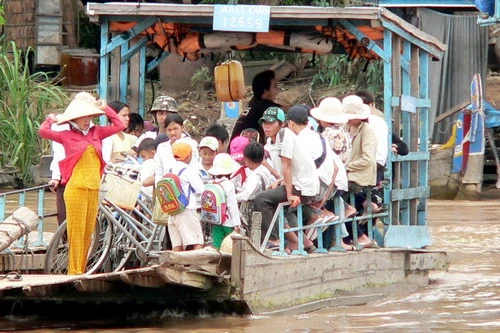 Mưa lũ trên diện rộng, nhiều tỉnh ngập nặng