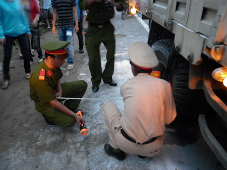 Lực lượng công an nhanh chóng có mặt tại hiện trường