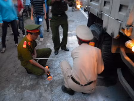 Lực lượng công an nhanh chóng có mặt tại hiện trường