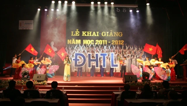 Đại học Thủy lợi khai giảng năm học mới