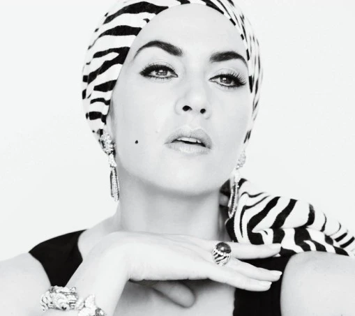 Kate Winslet hóa thân thành Elizabeth Taylor