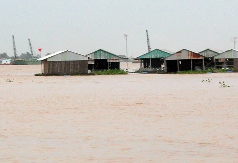 Lũ đang lên nhanh đến mức báo động