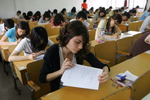 Mỹ: Danh hiệu trung tâm GD bậc cao bị lung lay