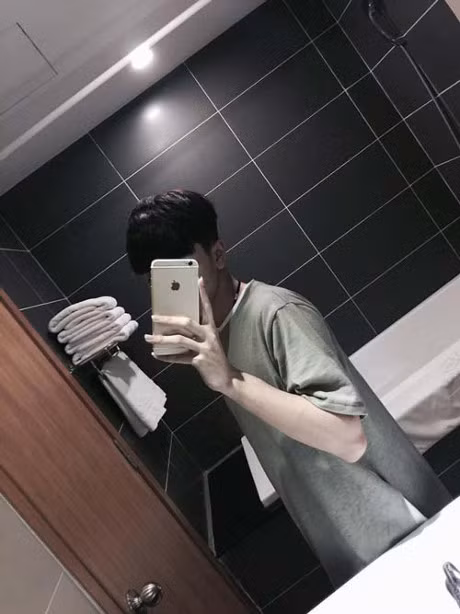 Chang trai Viet danh 45 phut trang diem moi ngay, di den dau cac co gai nhin theo den do - Anh 9