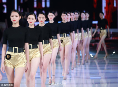 Chuyện show biz: Hoa hậu Thu Thảo khoe vừa tốt nghiệp Đại học - Ảnh 9 Chuyen show biz: Hoa hau Thu Thao khoe vua tot nghiep Dai hoc - Anh 9