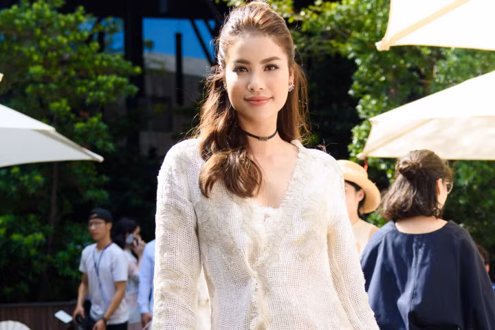 Thủy Tiên, Phạm Hương nổi bật ở sự kiện thời trang