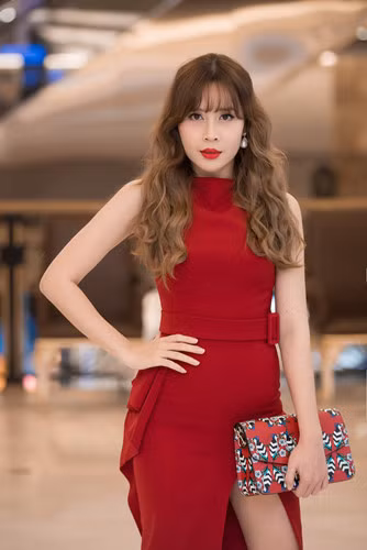 Chuyen show biz: Hoa hau Thu Thao khoe vua tot nghiep Dai hoc - Anh 6