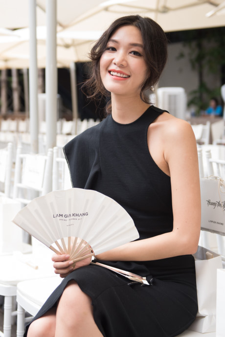 Thủy Tiên, Phạm Hương nổi bật ở sự kiện thời trang - Ảnh 7 Thuy Tien, Pham Huong noi bat o su kien thoi trang - Anh 7