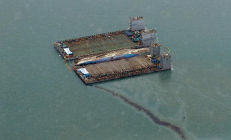Cận cảnh quá trình trục vớt phà Sewol nặng gần 7.000 tấn lên mặt nước - Ảnh 4 Can canh qua trinh truc vot pha Sewol nang gan 7.000 tan len mat nuoc - Anh 4