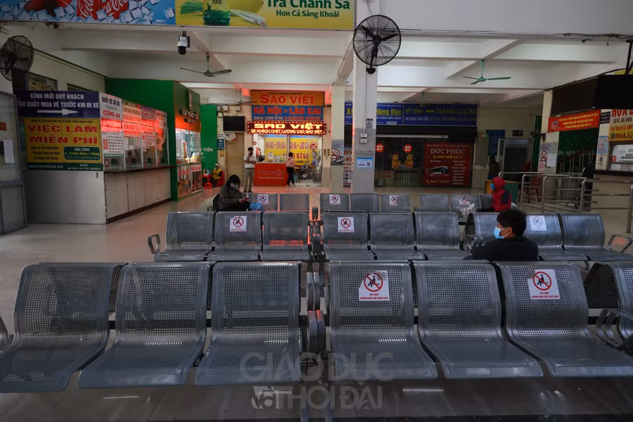 Theo ông Lý Trường Sơn, Giám đốc bến xe Mỹ Đình (Hà Nội), do diễn biến phức tạp của dịch Covid-19, bến xe chưa thể hoạt động hết công suất.