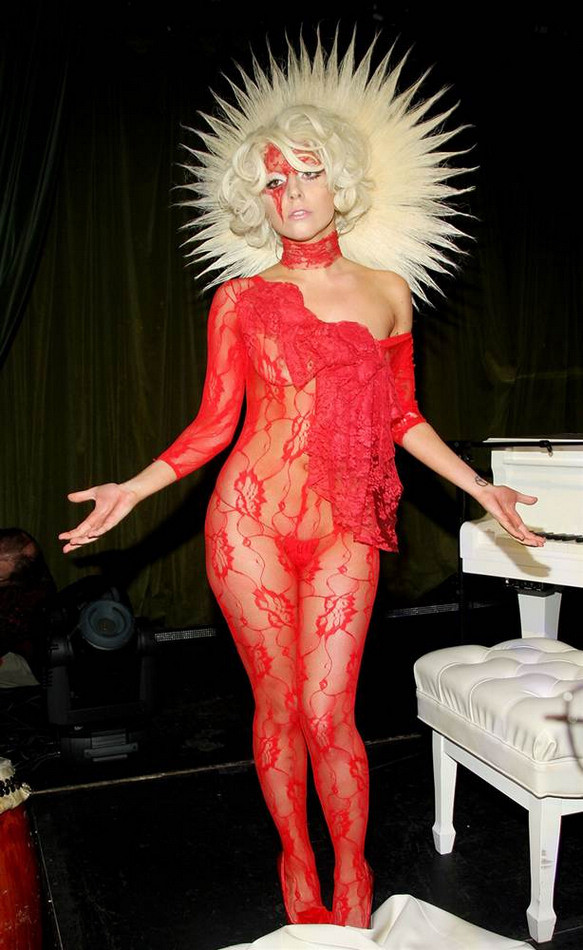 Những kiểu tóc "quái" của Lady Gaga ảnh 4 Những kiểu tóc "quái" của Lady Gaga ảnh 4