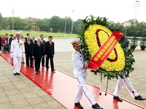 Lãnh đạo Đảng, Nhà nước viếng Chủ tịch Hồ Chí Minh