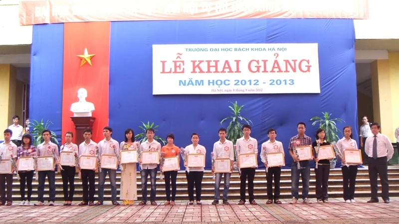 ĐH Bách Khoa Hà Nội khai giảng năm học 2012-2013