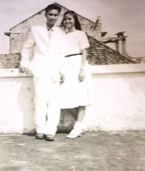 GS.Nguyễn Đình Tứ và GS.Nguyễn Thu Nhạn sau ngày cưới. Ảnh do nhân vật cung cấp