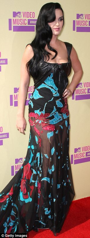 Sao trên thảm đỏ tại MTV Video Music Awards ảnh 2 Mô tả ảnh.