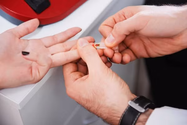 Xóa bỏ rào cản đối với người nhiễm HIV là việc làm quan trọng-Ảnh minh họa