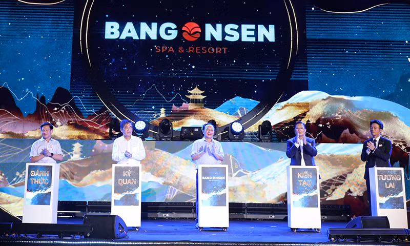 Khu du lịch nghỉ dưỡng và phục hồi chức năng suối nước nóng Bang chính thức ra mắt, đưa vào khai thác. (Ảnh: DH).