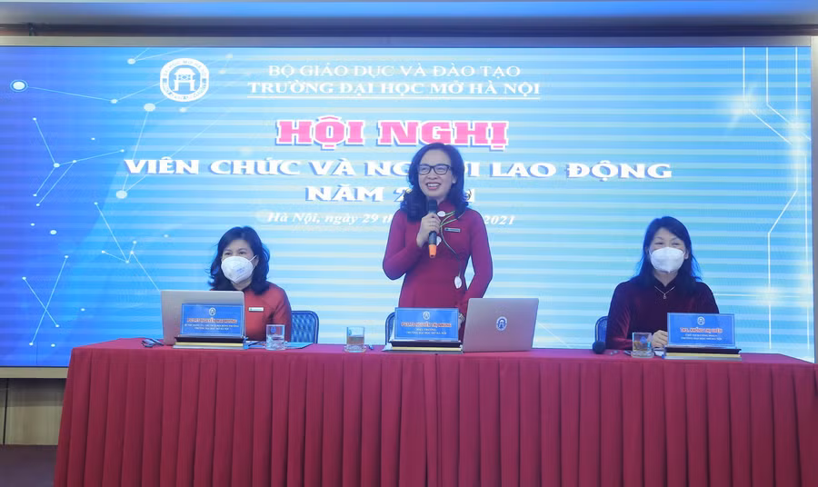 PGS.TS Nguyễn Thị Nhung phát biểu tại hội nghị.