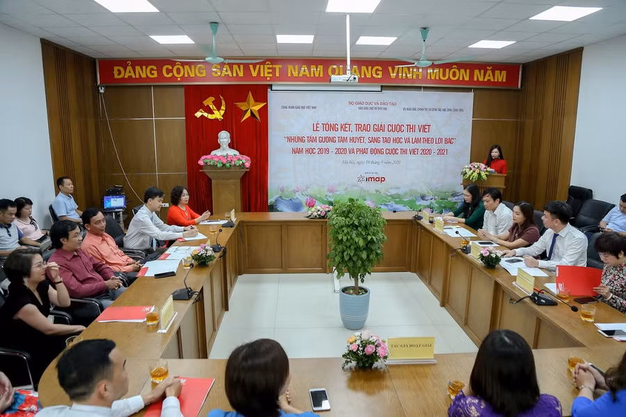 Quang cảnh buổi lễ