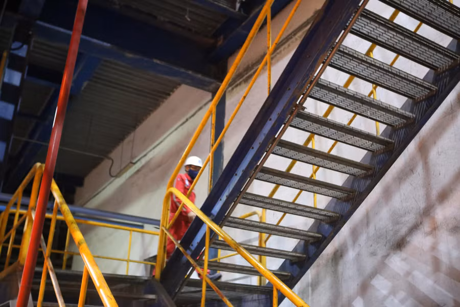 Theo đó, 4 tháng đầu năm 2022, sản lượng điện của nhà máy đạt 1.133 triệu kWh, doanh thu 1.928 tỷ đồng, nộp ngân sách Nhà nước 62,1 tỷ đồng”.