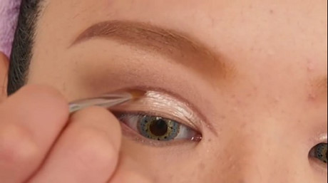 Học cách make up kiểu Tây cho cô nàng không chân mày, mí mắt nông - Ảnh 10 Hoc cach make up kieu Tay cho co nang khong chan may, mi mat nong - Anh 10
