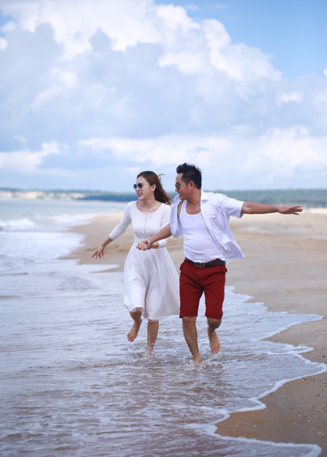 Ảnh cưới của diễn viên Thiên Bảo và bạn gái kém 16 tuổi - Ảnh 1 Anh cuoi cua dien vien Thien Bao va ban gai kem 16 tuoi - Anh 1