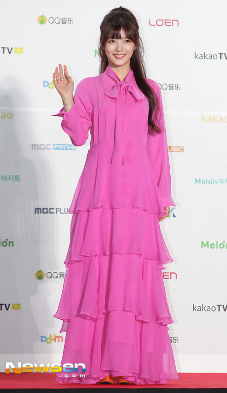 Dàn sao Hàn khoe sắc trên thảm đỏ Melon Music Awards 2016 - Ảnh 1 Dan sao Han khoe sac tren tham do Melon Music Awards 2016 - Anh 1
