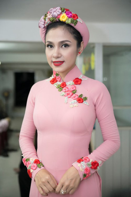 "Người đẹp Tây Đô" Việt Trinh tiết lộ quãng thời gian u ám, tự tử vì bế tắc ảnh 2