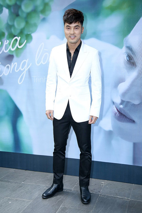 "Ông bố bỉm sữa" Ưng Hoàng Phúc dự định làm đám cưới năm 2017 ảnh 1