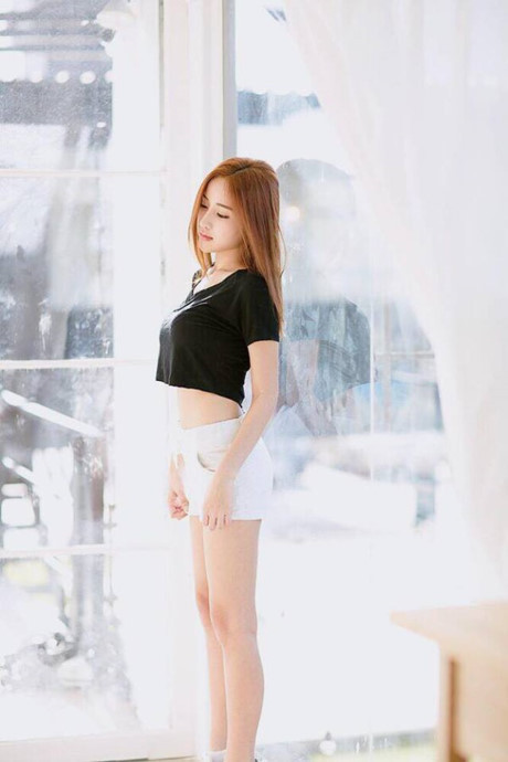 Ngẩn ngơ trước cô gái mang vẻ đẹp lai 4 nước: Trung, Hàn, Nhật, Thái - Ảnh 12 Ngan ngo truoc co gai mang ve dep lai 4 nuoc: Trung, Han, Nhat, Thai - Anh 12