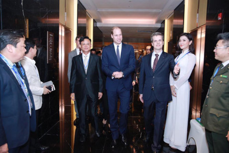 Diva Hồng Nhung khoe khoảnh khắc đẹp dịu dàng bên Hoàng tử Anh William - Ảnh 3 Diva Hong Nhung khoe khoanh khac dep diu dang ben Hoang tu Anh William - Anh 3