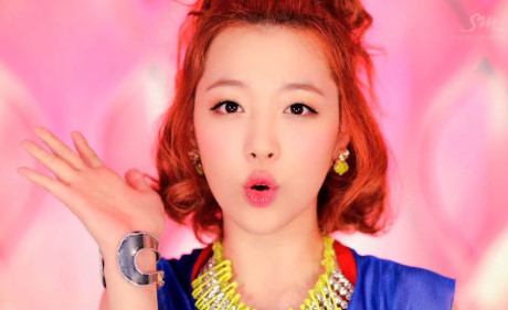 Cac sao nu co guong mat dep ruc ro hop voi moi kieu toc - Anh 10