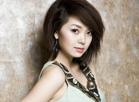 Cac sao nu co guong mat dep ruc ro hop voi moi kieu toc - Anh 3