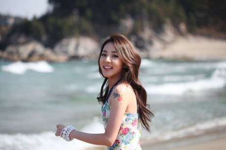 Cac sao nu co guong mat dep ruc ro hop voi moi kieu toc - Anh 15