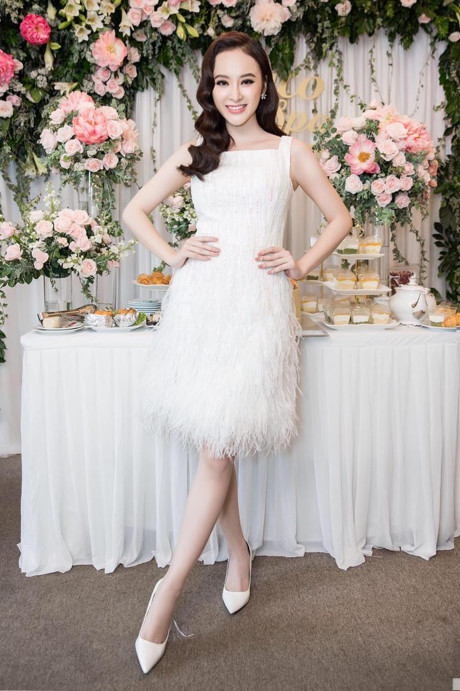Sao Việt hóa thân thành thiên nga lộng lẫy khiến fan ngơ ngẩn - Ảnh 5 Sao Viet hoa than thanh thien nga long lay khien fan ngo ngan - Anh 5