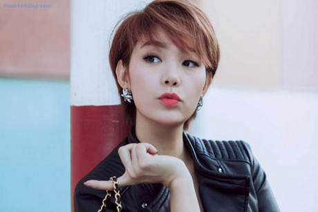 Cac sao nu co guong mat dep ruc ro hop voi moi kieu toc - Anh 4