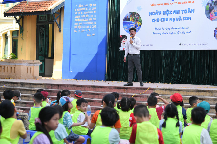 Trong ngày hội các em học sinh sẽ được chia theo độ tuổi và thực hành những nội dung an toàn. (Ảnh: Lê Nghĩa) Trong ngày hội các em học sinh sẽ được chia theo độ tuổi và thực hành những nội dung an toàn. (Ảnh: Lê Nghĩa)