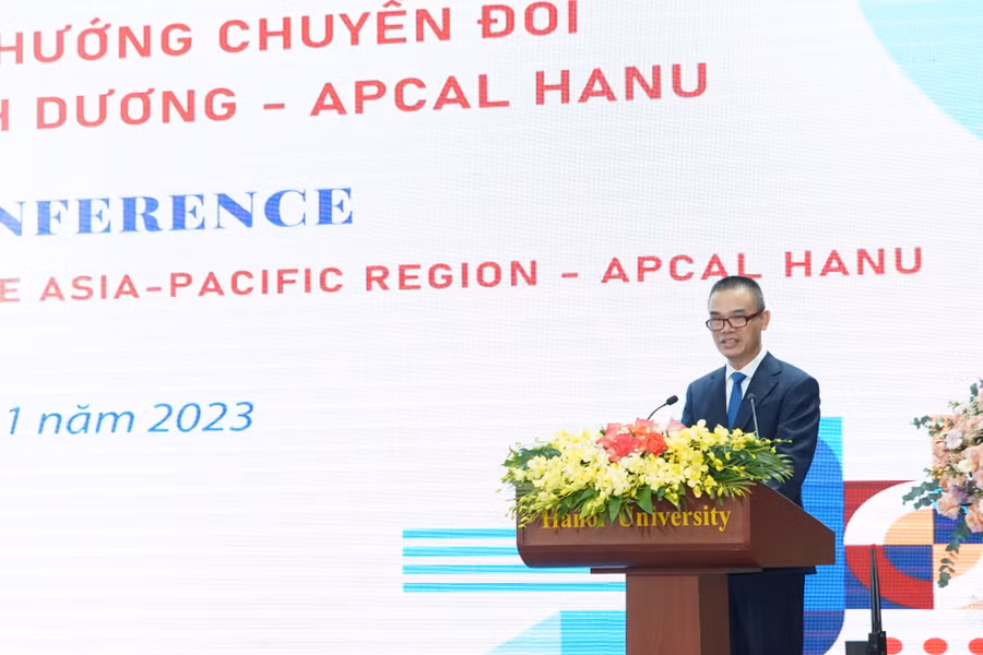 PGS.TS Nguyễn Văn Trào phát biểu tại hội thảo.