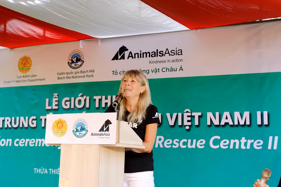 TS. Jill Robinson MBE, sáng lập viên kiêm Tổng giám đốc Tổ chức Động vật Châu Á phát biểu tại buổi lễ.
