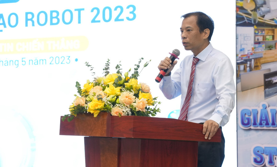 PGS.TS Nguyễn Văn Trào - Phó Hiệu trưởng Trường ĐH Sư phạm Hà Nội phát biểu khai mạc. PGS.TS Nguyễn Văn Trào - Phó Hiệu trưởng Trường ĐH Sư phạm Hà Nội phát biểu khai mạc.