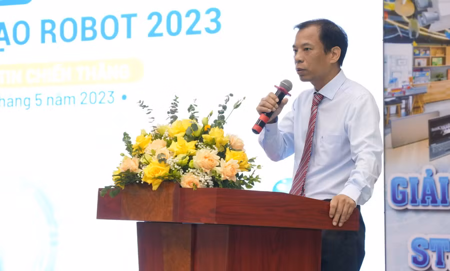 PGS.TS Nguyễn Văn Trào - Phó Hiệu trưởng Trường ĐH Sư phạm Hà Nội phát biểu khai mạc.