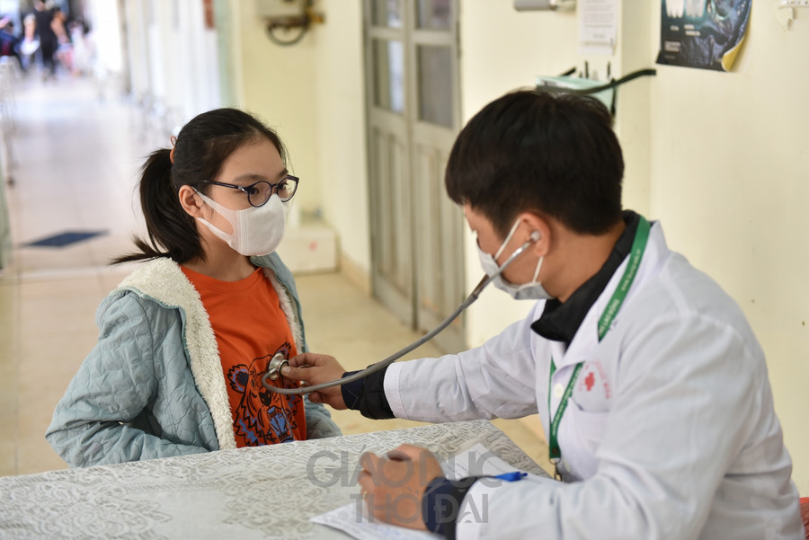 Toàn bộ học sinh sẽ được khám sàng lọc trước khi vào phòng tiêm.