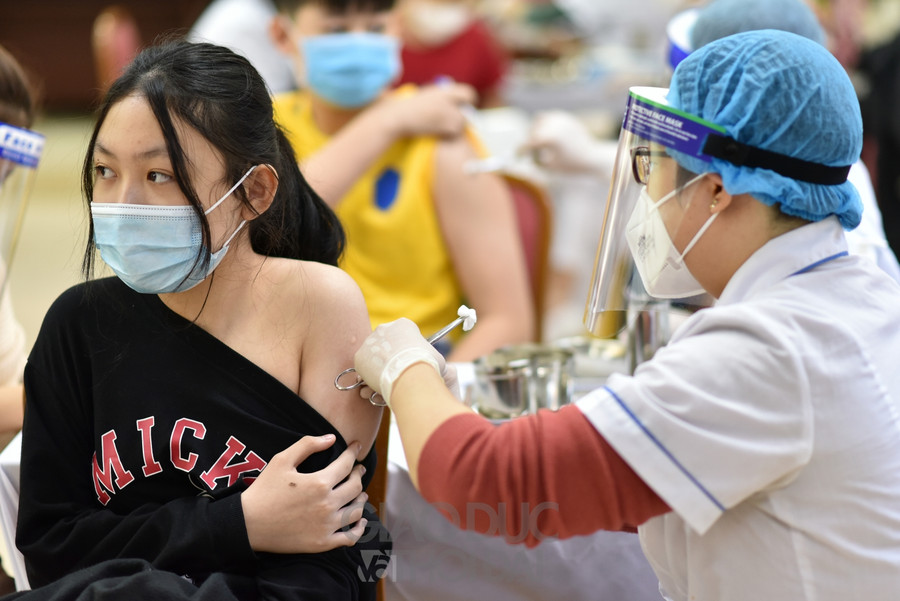 Hà Nội: Tiêm vắc xin cho trẻ từ 13-14 tuổi ảnh 8