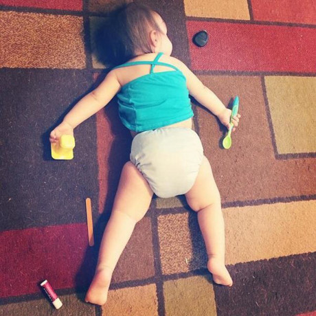 Bat cuoi truoc nhung tu the ngu chang giong ai cua lu tre - Anh 1